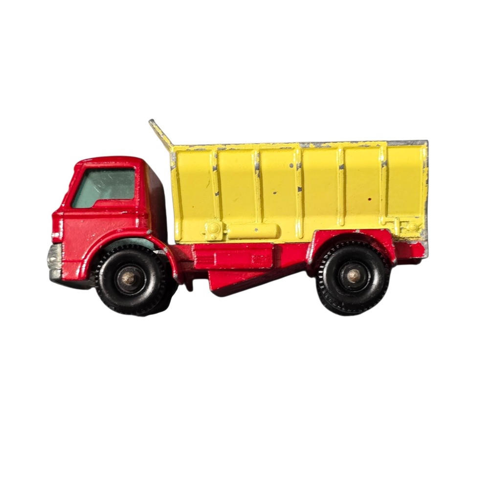 Matchbox Series No 70 Grit Spreading Truck Lesney Made in England Red Yellow